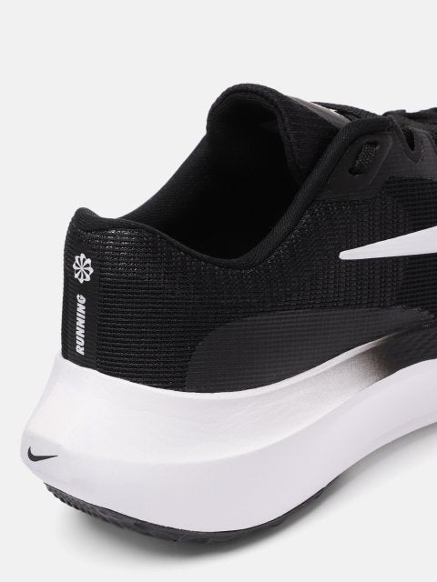 Nike Men Solid Zoom Fly 5 Road Running Shoes