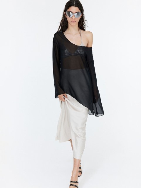 H&M Asymmetric-Hem Top