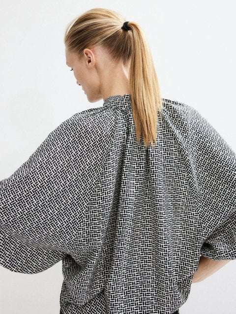 H&M Balloon-Sleeved Blouse