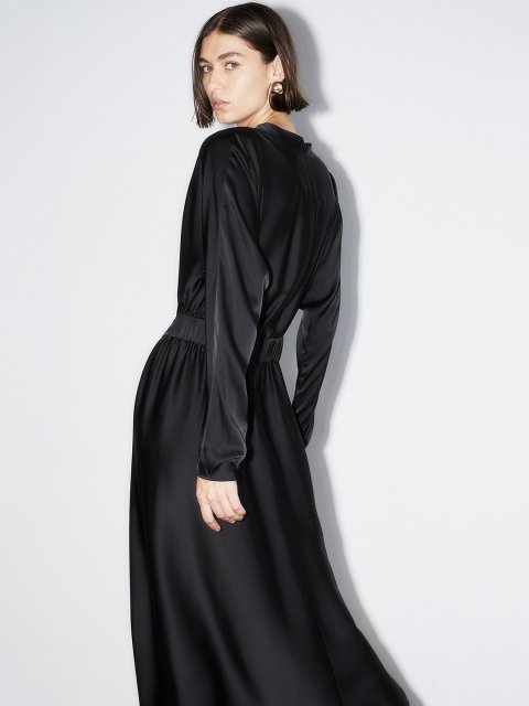 H&M Fitted Satin Dress