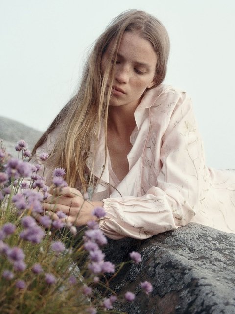 H&M Flounce-Trimmed Dress