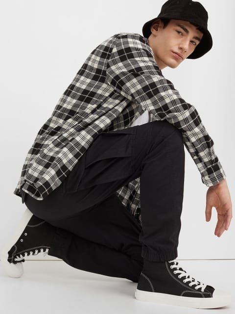 H&M Men Black Solid Cargo Joggers