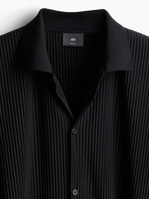 H&M Men Loose Fit Pleated Shirt