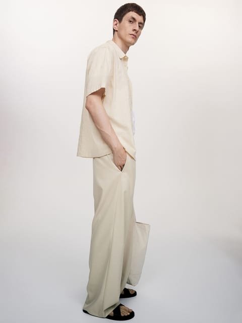 H&M Men Regular Fit Textured shirt