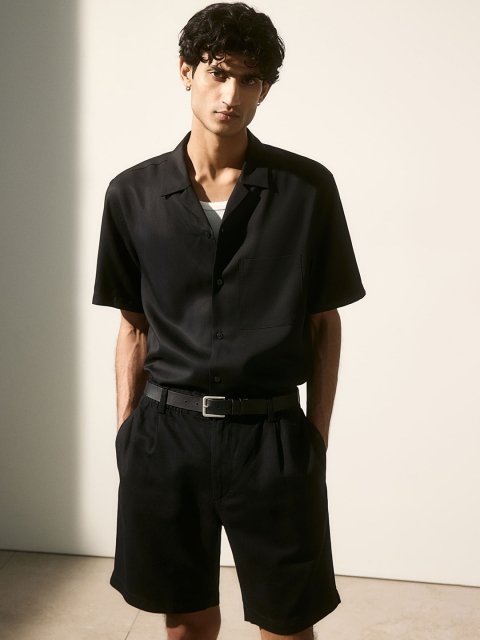 H&M Men Relaxed Fit Linen-Blend Shorts