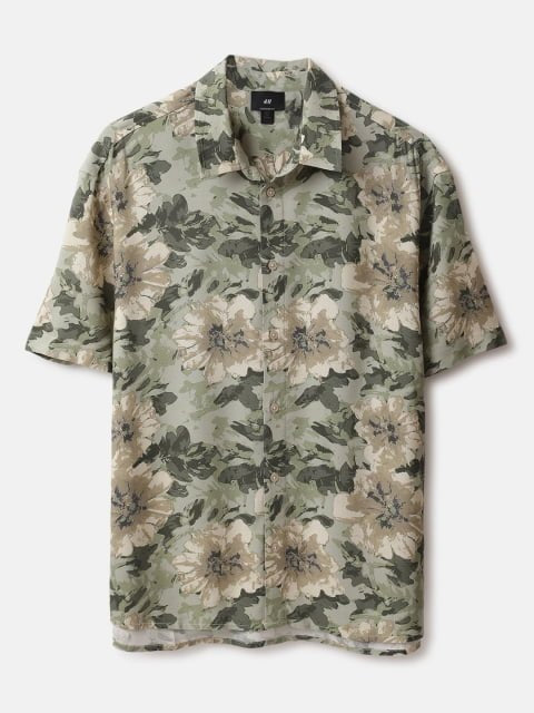 H&M Men Relaxed Spread Collar Floral Printed Floral Print Relaxed Fit Casual Shirt