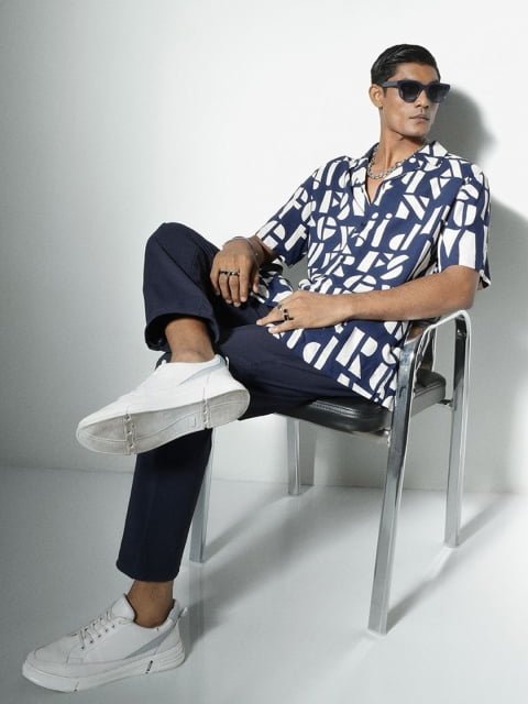 H&M Men Relaxed Spread Collar Geometric Printed Relaxed Fit Casual Shirt