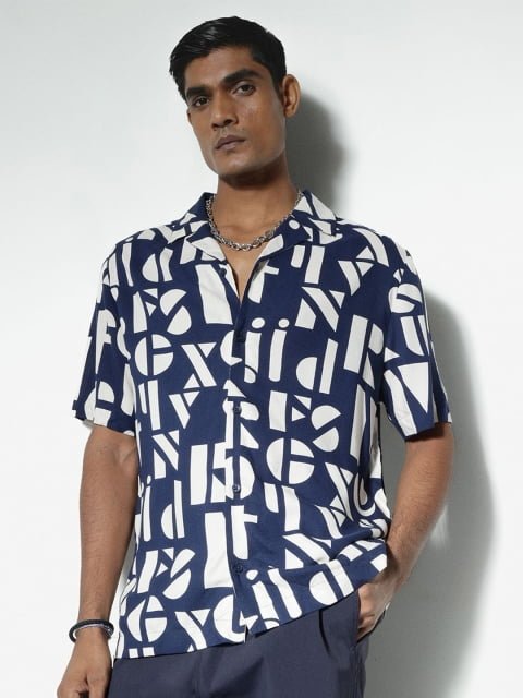 H&M Men Relaxed Spread Collar Geometric Printed Relaxed Fit Casual Shirt
