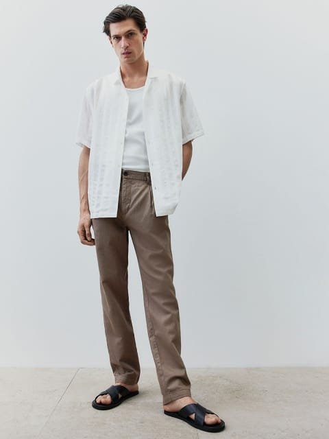 H&M Men Solid Regular Fit Mid-Rise Regular Trousers