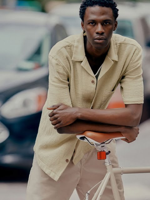 H&M Regular Fit Textured Resort Shirt