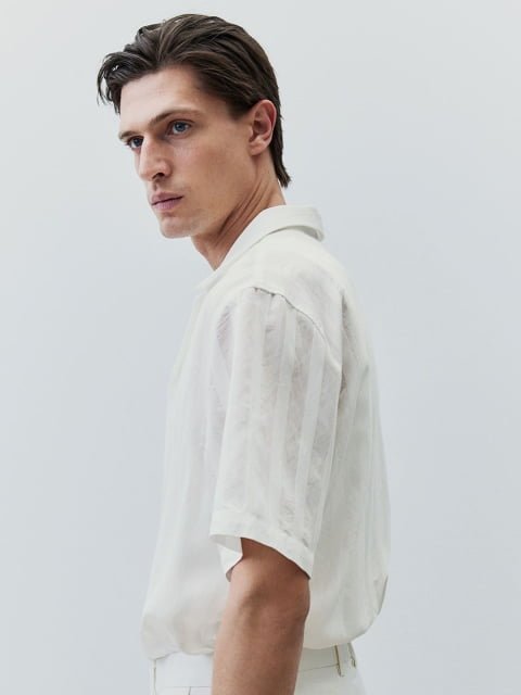 H&M Regular Fit Textured-Weave Resort Shirt