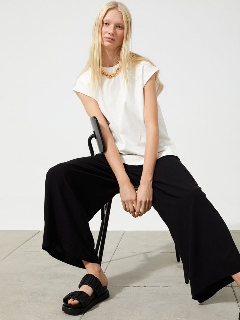 H&M Women Black Cropped Pull-On Trousers