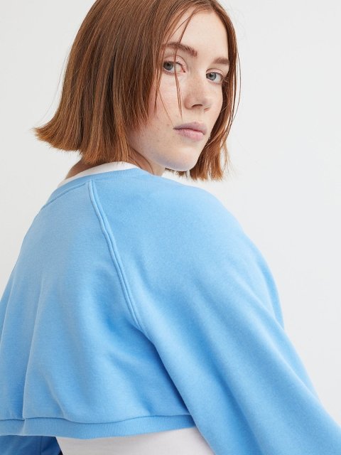 H&M Women Blue Cropped sweatshirt