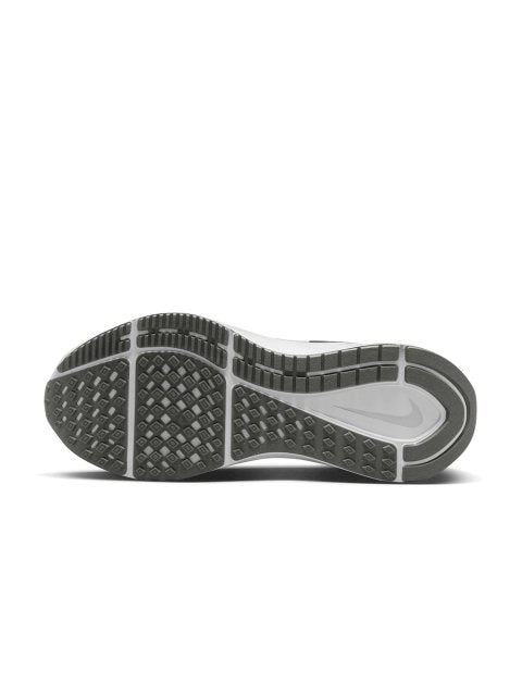 Nike Men Structure 25 Textured Running Shoes