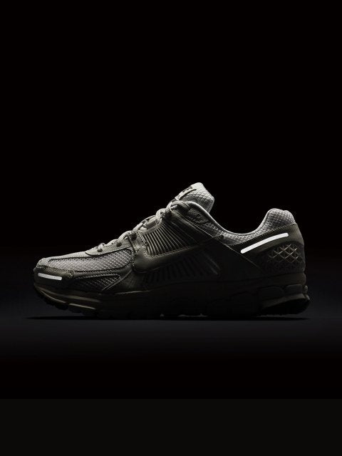 Nike Men Vomero 5 Sneakers