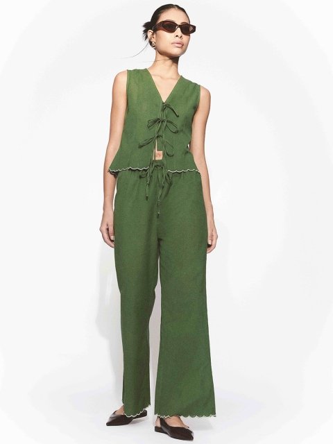 H&M Women Solid Mid Rise Flared Casual Trousers