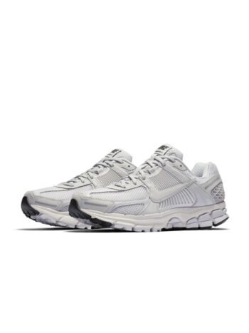 Nike Men Vomero 5 Sneakers