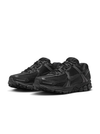 Nike Men Zoom Vomero 5 SP Sneakers