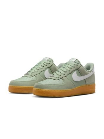 Nike Men's Air Force 1 '07 LV8 Everyday Shoes