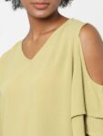 ONLY Green Solid Cold-Shoulder Crop Top